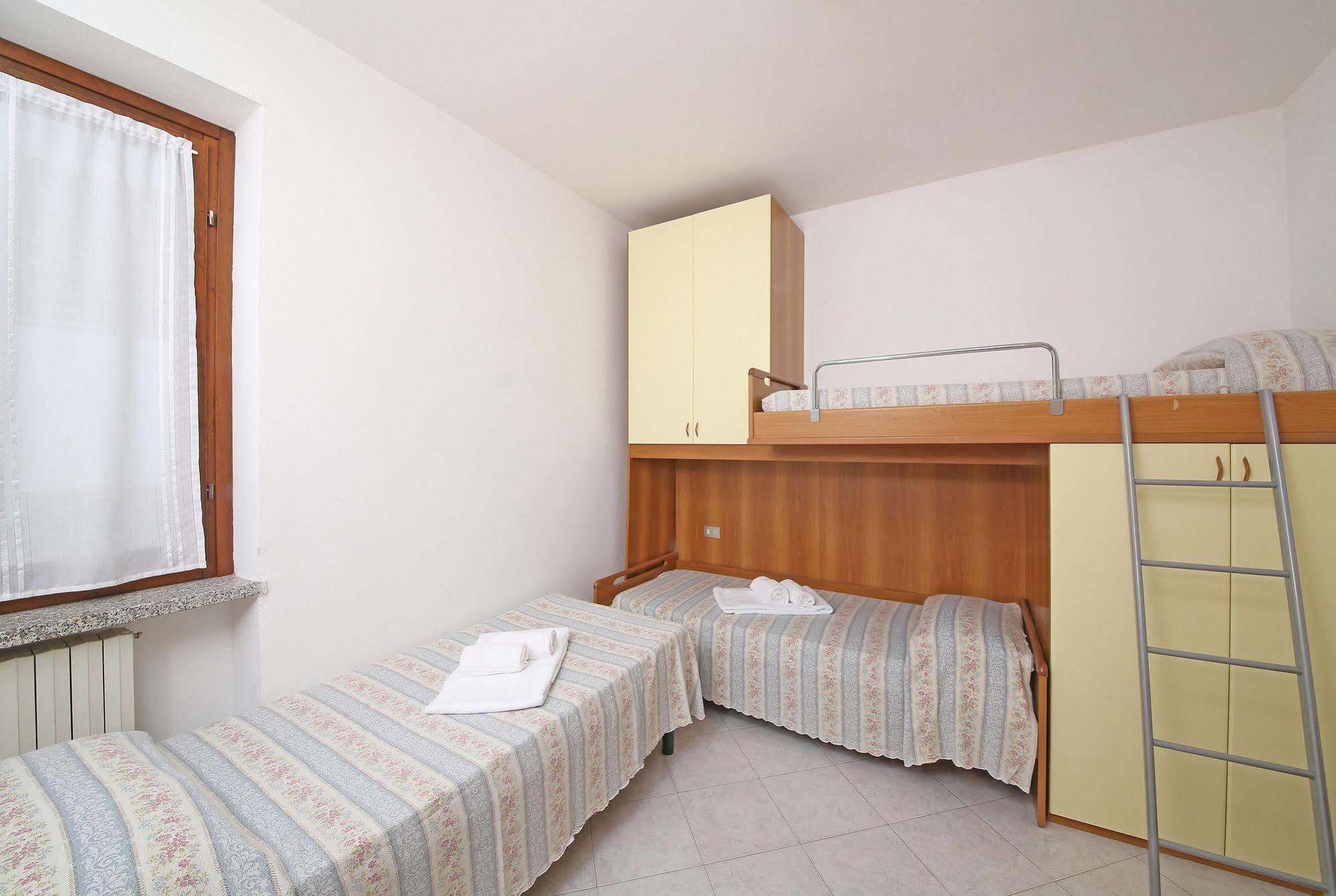 Residence Primera Rompala, Gtsgroup Тиньяле Экстерьер фото