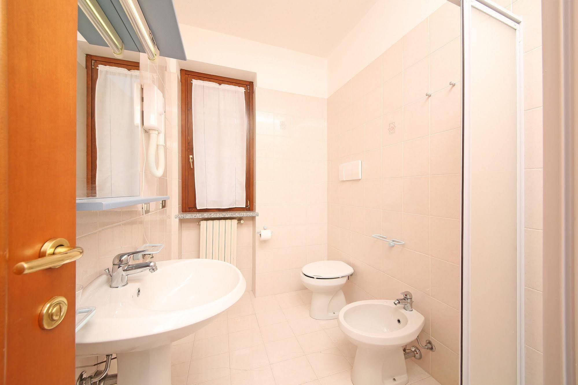 Residence Primera Rompala, Gtsgroup Тиньяле Экстерьер фото