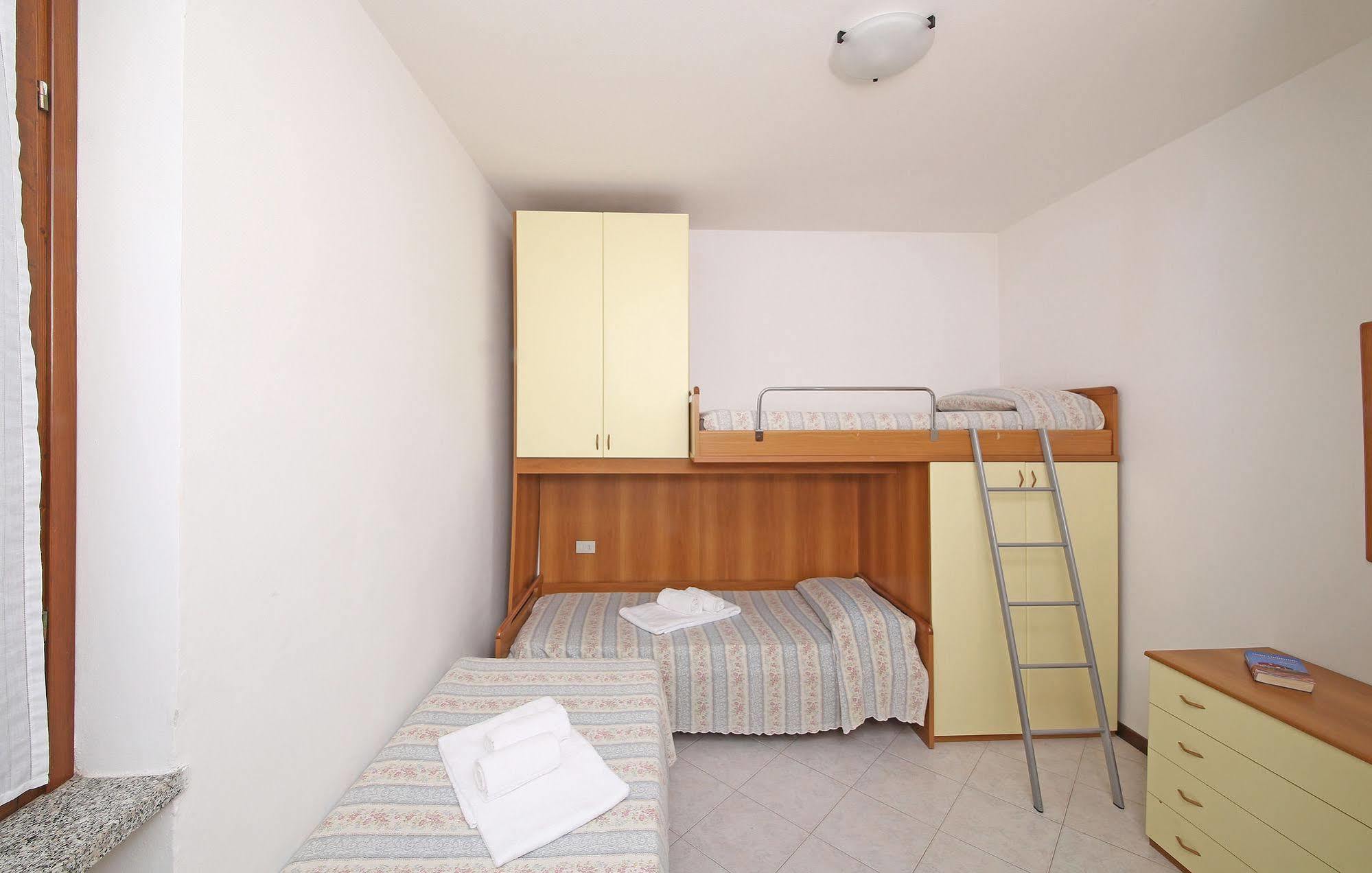 Residence Primera Rompala, Gtsgroup Тиньяле Экстерьер фото