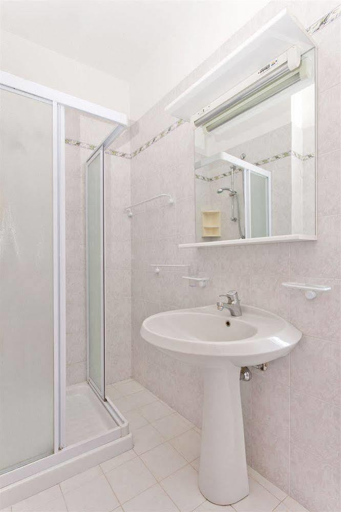 Residence Primera Rompala, Gtsgroup Тиньяле Экстерьер фото